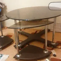 میز گرد به همراه 4 عسلی در حد نو