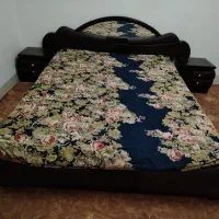 تخت دونفره و میز آرایش