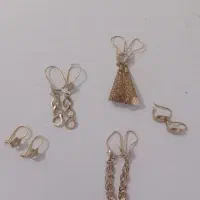 پنج جفت گوشواره درحدنو سالم به قیمت روی تابلو