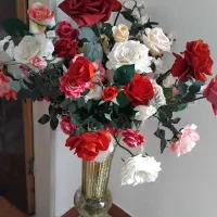 چهار ده شاخه  گل  رز باگلدون