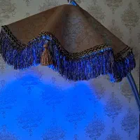 آباژور ایستاده