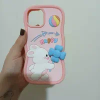 قاب آیفون ۱۳ نرمال بسیار تمیز