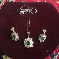 نیم ست نقره با نگین زمرد نو ( مناسب کادو روز زن )|جواهرات|کرمانشاه, |دیوار