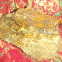 سنگ طلا کیلوئی ۲ میلیون تومان