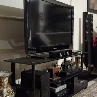 تلوزیون و میز تلویزیون