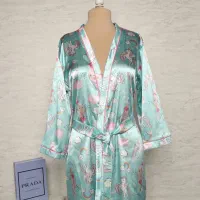 مدل خانم جهت عکاسی محصولات بدون چهره