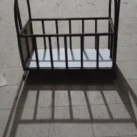 گهواره ی نوزادنواصلااستفاده نشده دست سازومحکم|تخت و صندلی بچه|کاشان, شهرک صنعتی کویر|دیوار