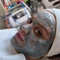 فیشیال و پاکسازی پوست|خدمات آرایشگری و زیبایی|پرند, فاز ۲|دیوار