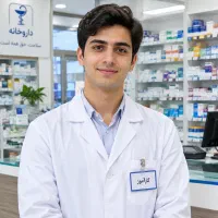پذیرش کارآموز آقای جوان در داروخانه