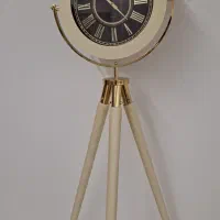 ساعت پایه دار