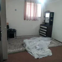 یک طبقه خانه مسکونی ، تخلیه شده