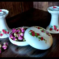 ظروف زیبای گلسرخی