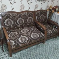 مبل ۷ نفره با چوب چنار محکم و نشیمن راحت|مبلمان خانگی و میز عسلی|شاهین‌شهر, حافظ جنوبی|دیوار