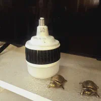 ۱۶۰ فقط لامپ ۶۰ وات