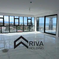 اکواریومی در کنار دریا