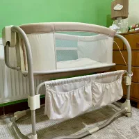 تخت برقی کنار مادر