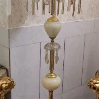 آواژور ایستاده کریستال