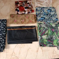 تعدادی پارچه و روسری قدیمی،چادری