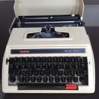 ماشین تایپ قدیمی کلکسیونی
