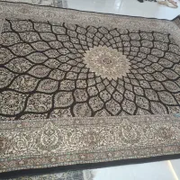 فرش نه متری و دوتا کنار گرد بزرگ