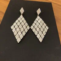 گوشواره طرح جواهری تمام نگین مجلسی