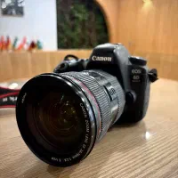 فروش دوربین عکاسی فول‌فریم همراه با لنز