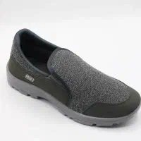 کارگاه کفاشی چرخکار و وسط کار ماهر کفش آقا