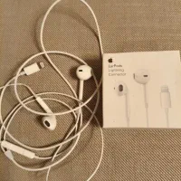 تعدادی قاب ایفون 13 نرمال و شارژر وهندزفری