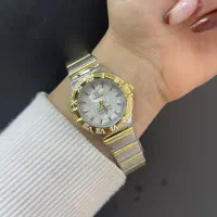 ساعت امگا|ساعت|شیراز, شاهچراغ|دیوار