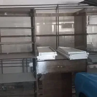 فروش تعدادی میز شیشه ای و قفسه آهنی و آلومینیومی|فروشگاه و مغازه|دهدشت, |دیوار