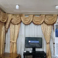 پرده و زیرش با چوب پرده