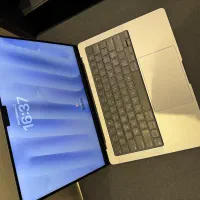 Macbook pro m2pr gig  titanuim