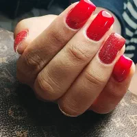 کاشت ناخن فقط 400 تومان