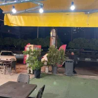 اشپز و ظرف شور و صندوقدار شب