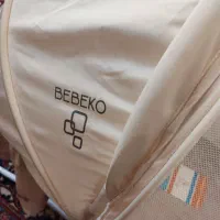 تخت کنار مادر