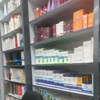فروشنده آرایشی بهداشتی داروخانه
