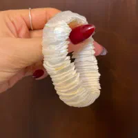 دستبند قدیمی صدفی