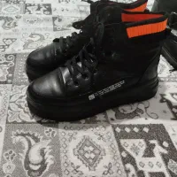 کفش در حد نو اصلا پوشید نشده