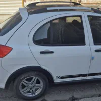 کوییک r مدل ۴۰۰ سفید مشکی