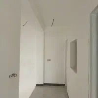 کار گچ کاری ساختمان انجام داده میشود
