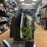 فروشنده خانم