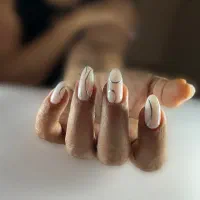 **آموزش تضمینی کاشت ناخن**