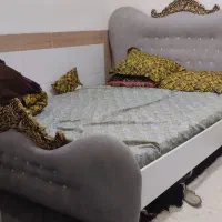 تخت دونفره سالم بامیز اینه و8تاکشو