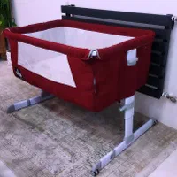 گهواره کنار تخت مادر  ویرا