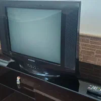 میز شیشه و mdf  و تلویزیون Samsung  u/slim|میز تلویزیون|شیراز, ارم|دیوار
