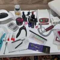 لوازم کاشت ناخن تخفیف میدم تا ۳۰