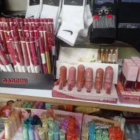 استخدام فروشنده لوازم آرایشی جوراب کار لباس آرایش