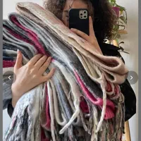 شال و روسری|لباس|تربت جام, شهید مدرس|دیوار