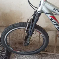 دوچرخه بیست و چهار مارک وی وا، اصل کرخ