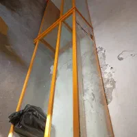 ویتروین معازه شیشه سالم فقط بخارجابه جای مفروشم